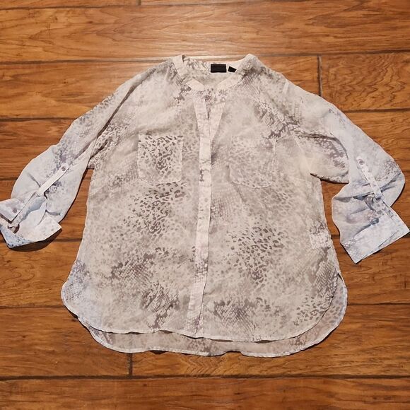Woman Covington Essentials size 1X sheer snakeskin white gray print top - Picture 1 of 7